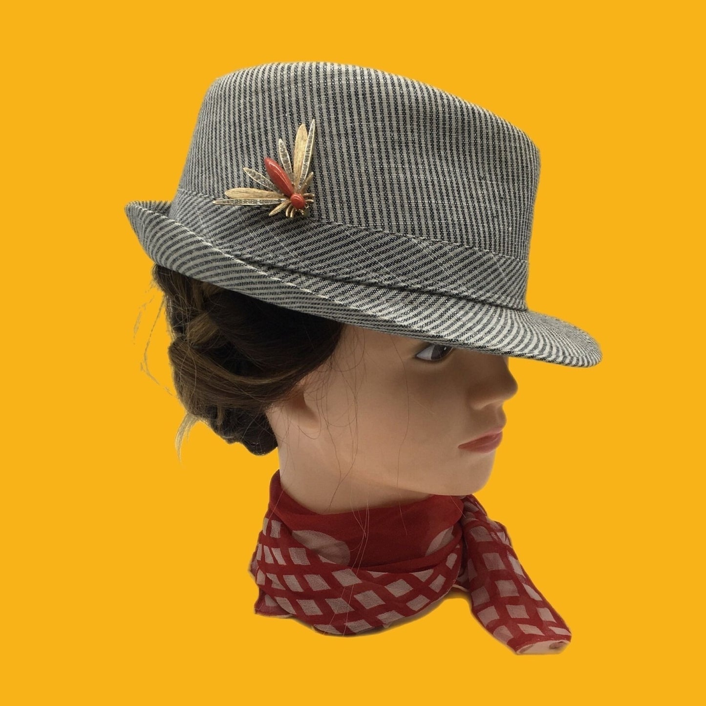 Lovely Winged Insect Brooch Rhinestone Bug Flying Vintage Jewelry Nature Granny