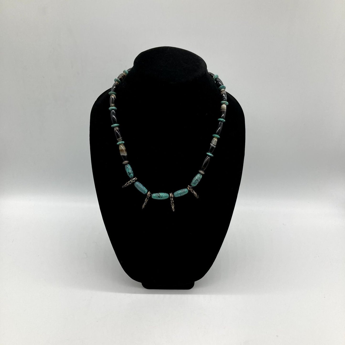 Vintage Bear Tooth 10.5" Necklace Turquoise Sterling Silver Agate Polished Stone