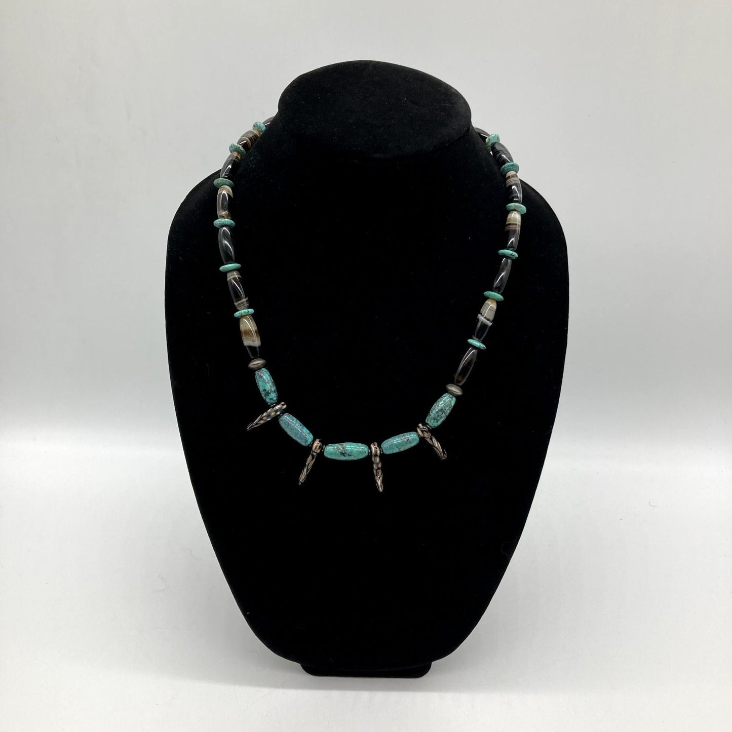 Vintage Bear Tooth 10.5" Necklace Turquoise Sterling Silver Agate Polished Stone