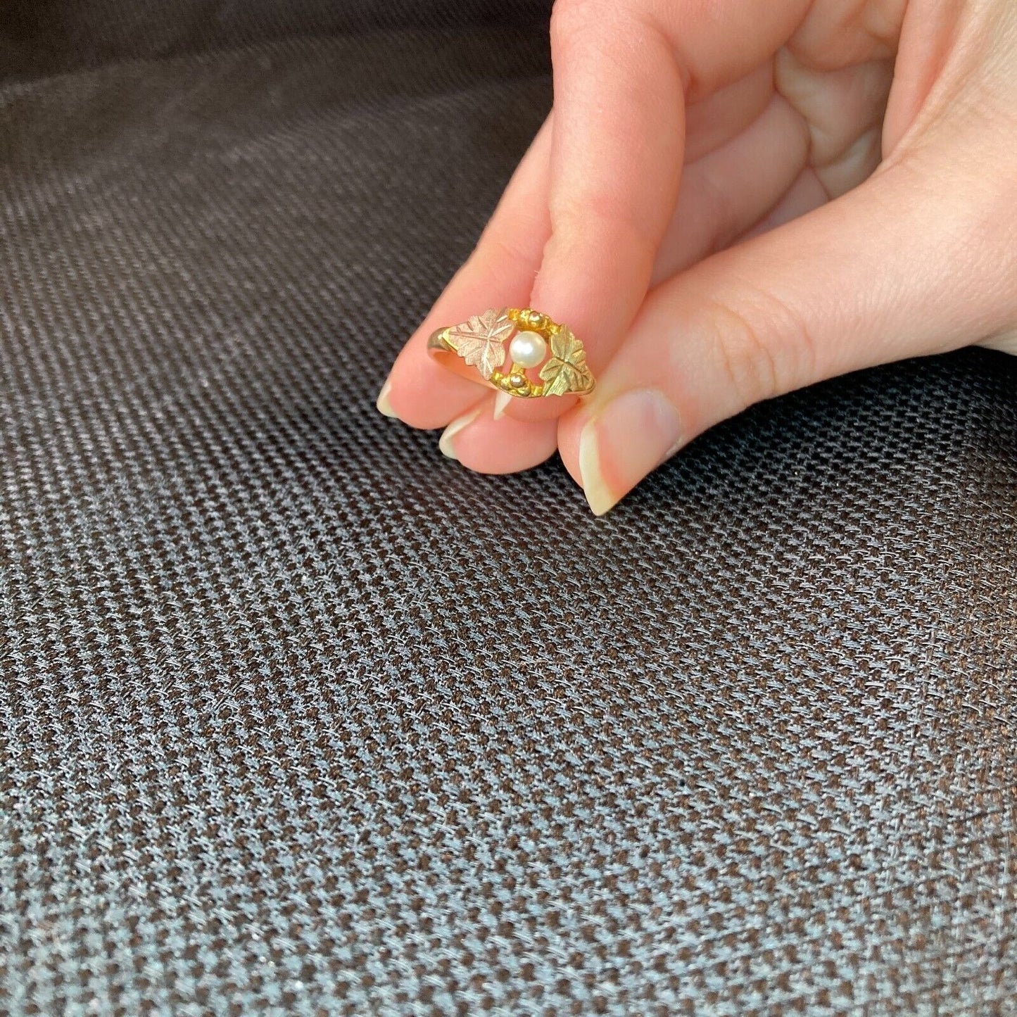 Vintage Black Hills Gold Ring 10K Size 8.5 Leaves & Natural White Pearl USA Made