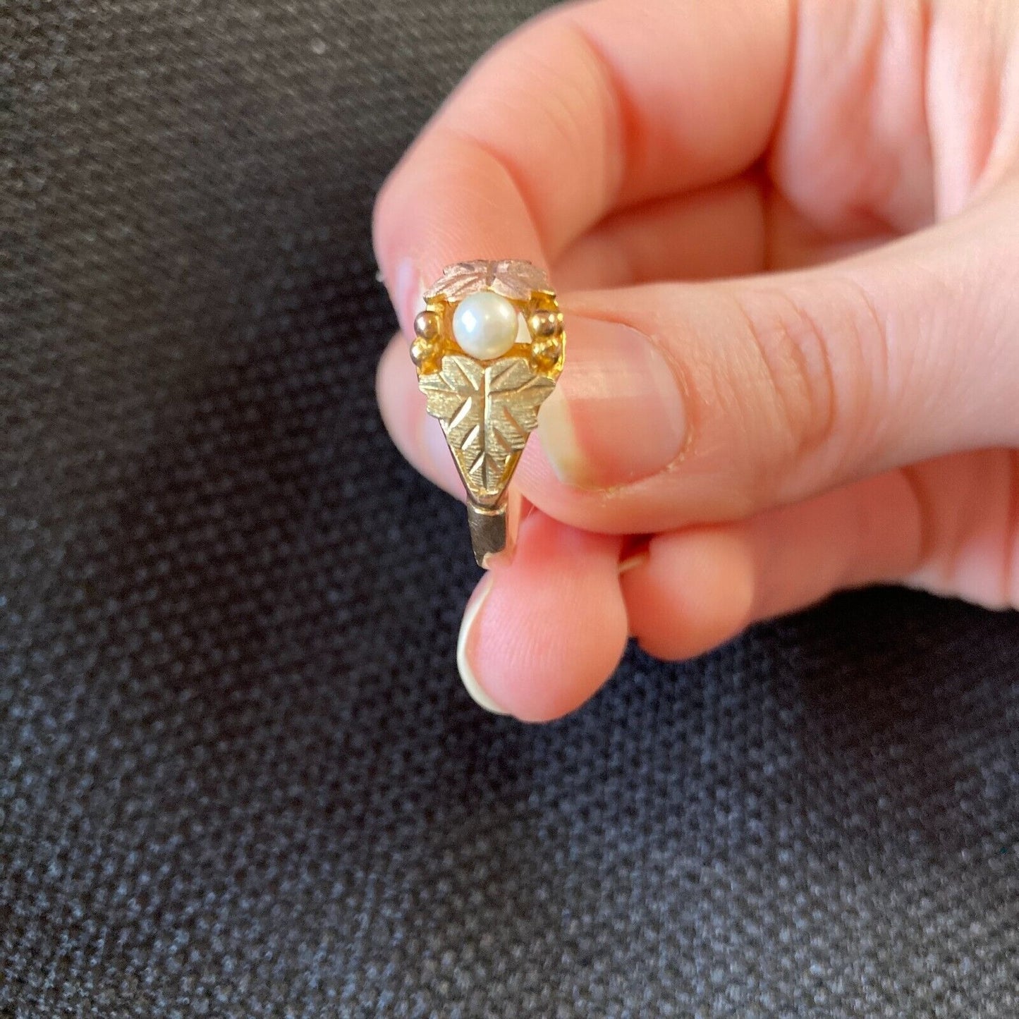 Vintage Black Hills Gold Ring 10K Size 8.5 Leaves & Natural White Pearl USA Made