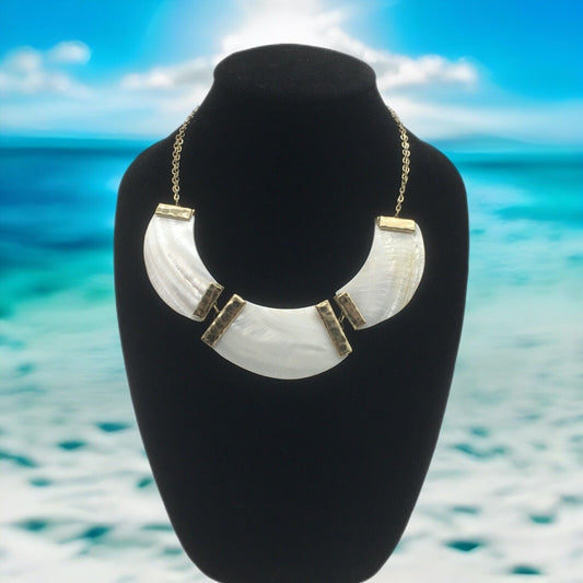 Vintage Shell Statement Necklace Gold Tone Metal Double Chain Lobster Claw Closure