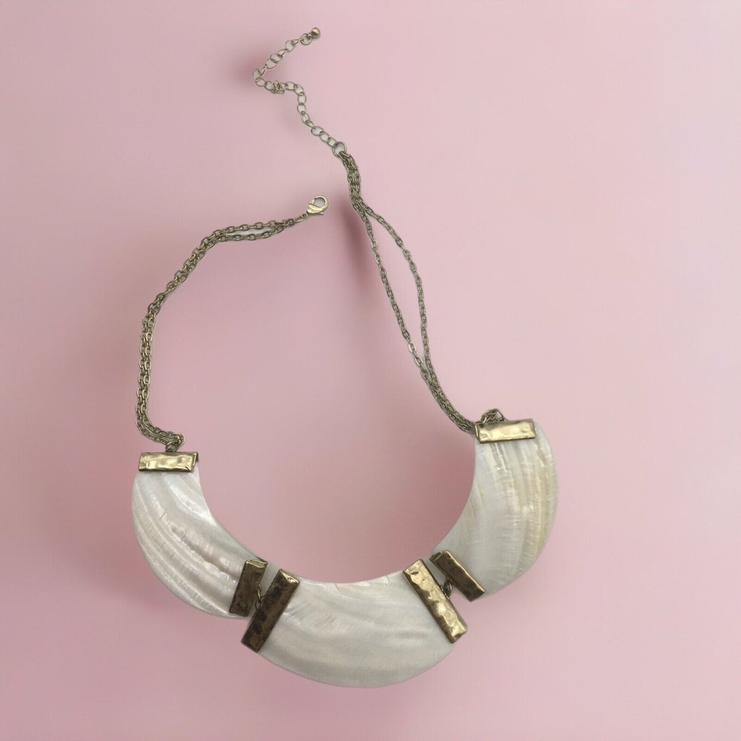 Vintage Shell Statement Necklace Gold Tone Metal Double Chain Lobster Claw Close