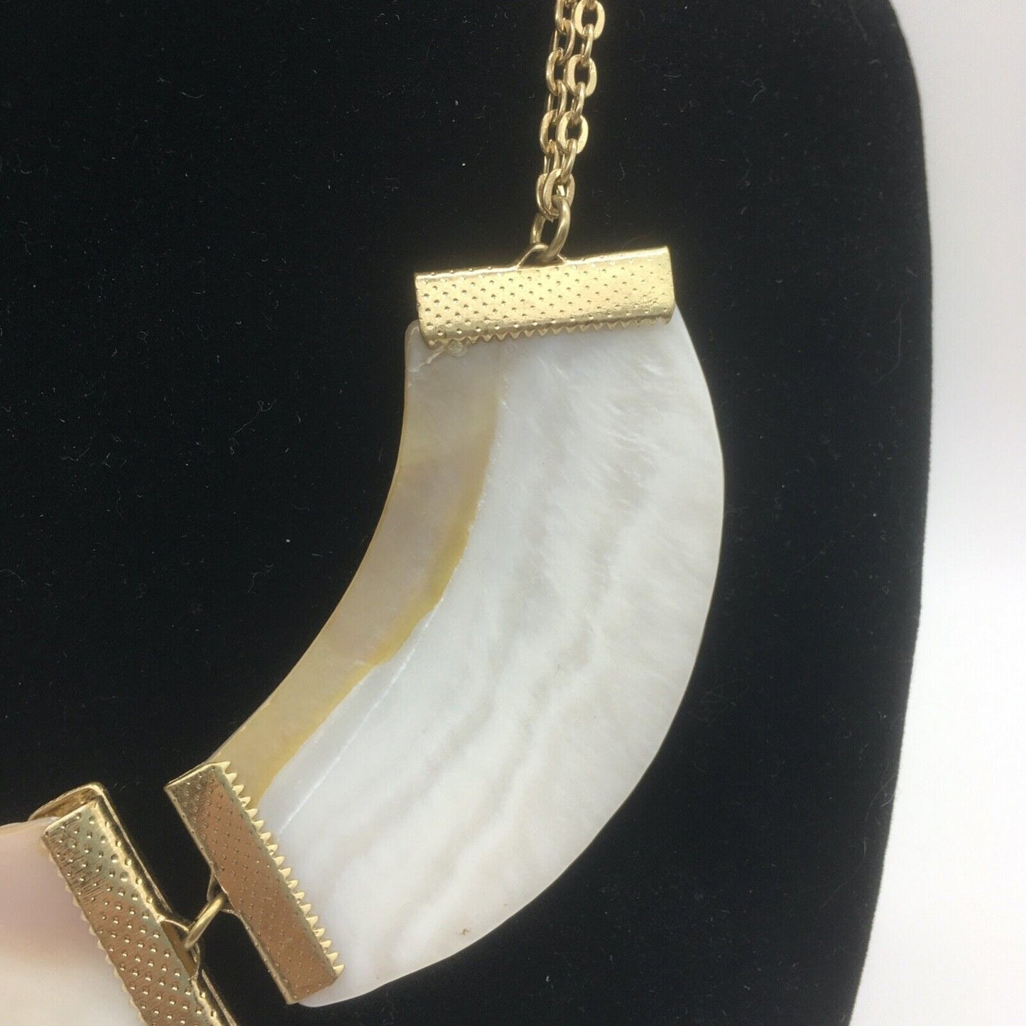 Vintage Shell Statement Necklace Gold Tone Metal Double Chain Lobster Claw Close