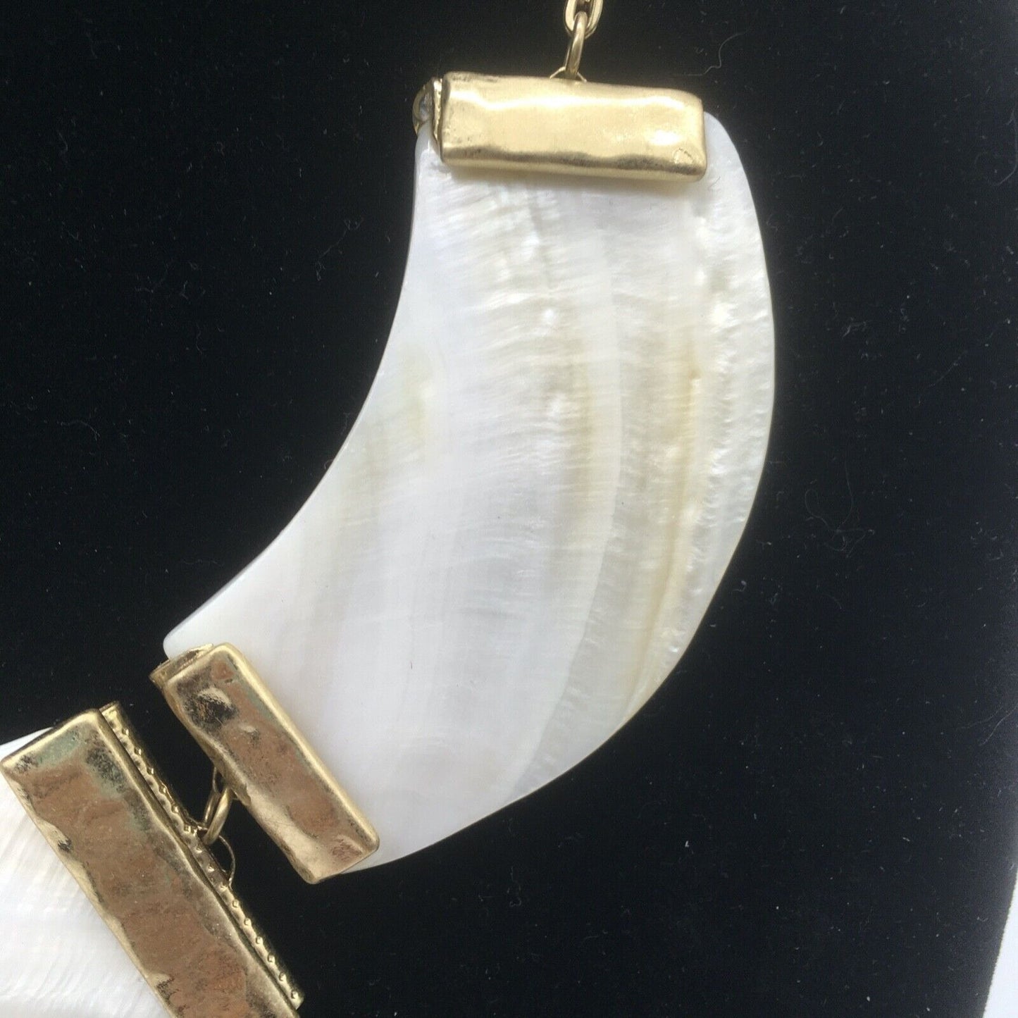 Vintage Shell Statement Necklace Gold Tone Metal Double Chain Lobster Claw Close