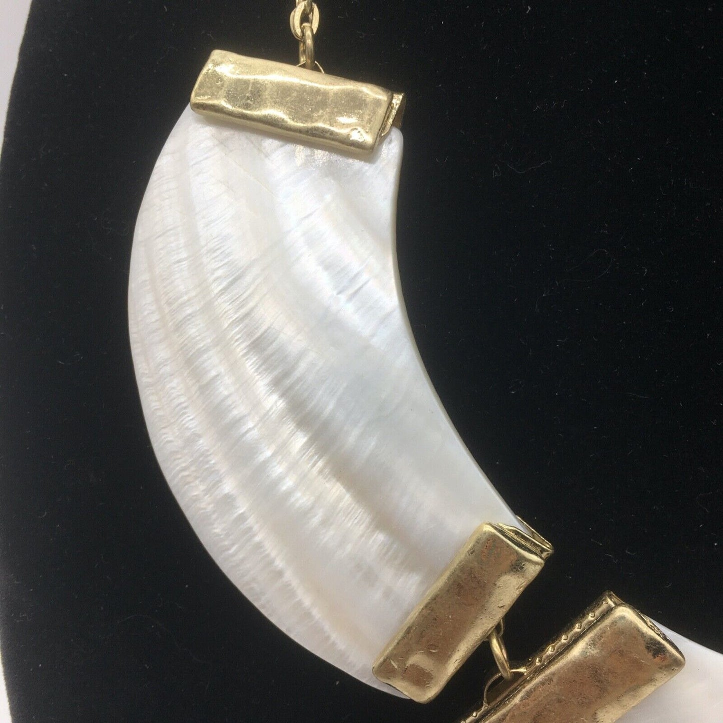 Vintage Shell Statement Necklace Gold Tone Metal Double Chain Lobster Claw Close