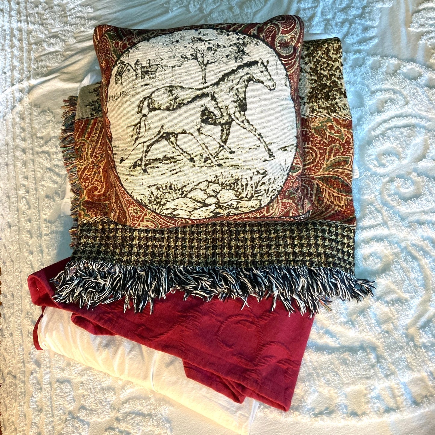 S.A. Maxwell Twin Size Bed Cover Horses Throw Pillow & Linen Source Dust Ruffle