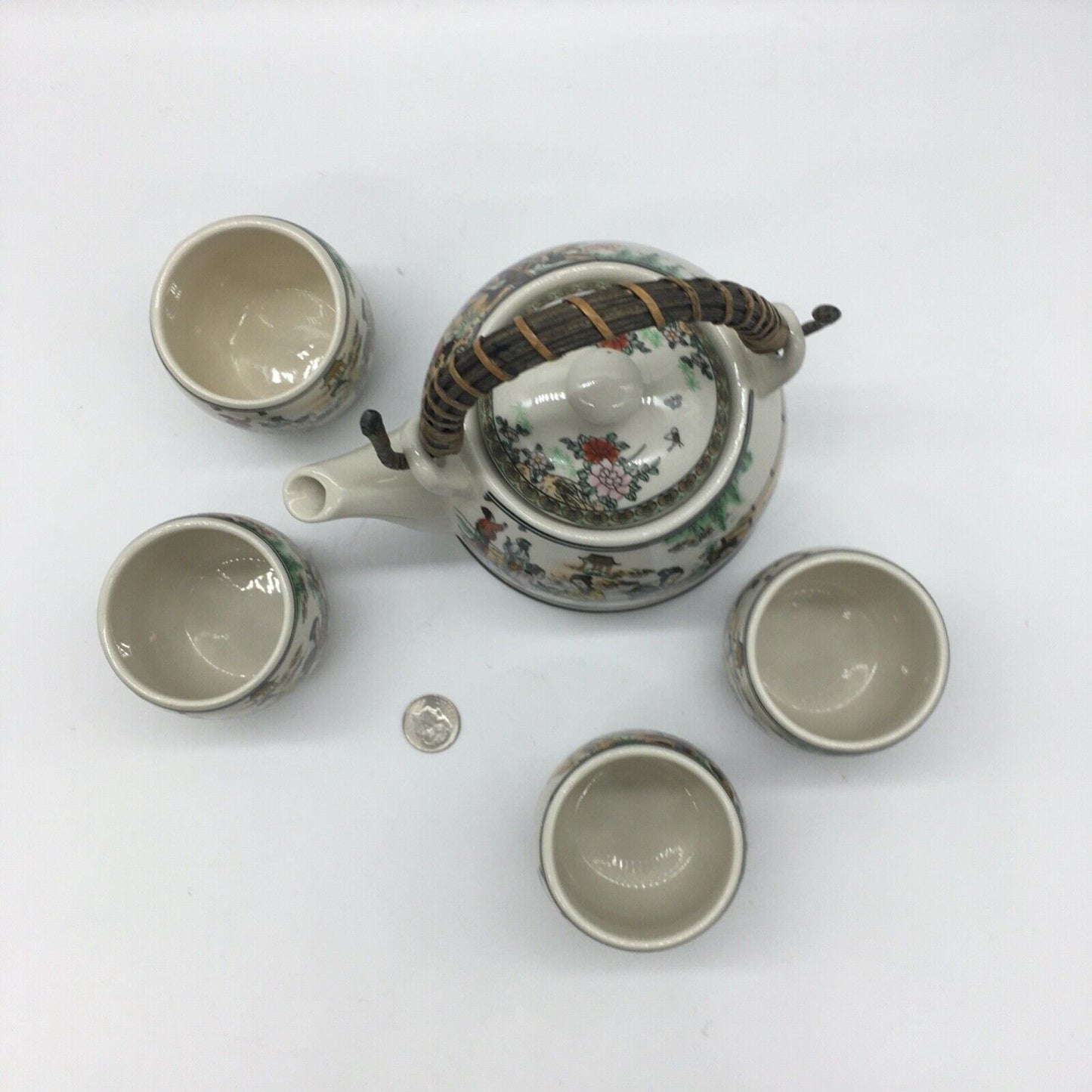 Chinese Tea Service Teapot with 4 Cups Asian Culture China Porcelain Collectible