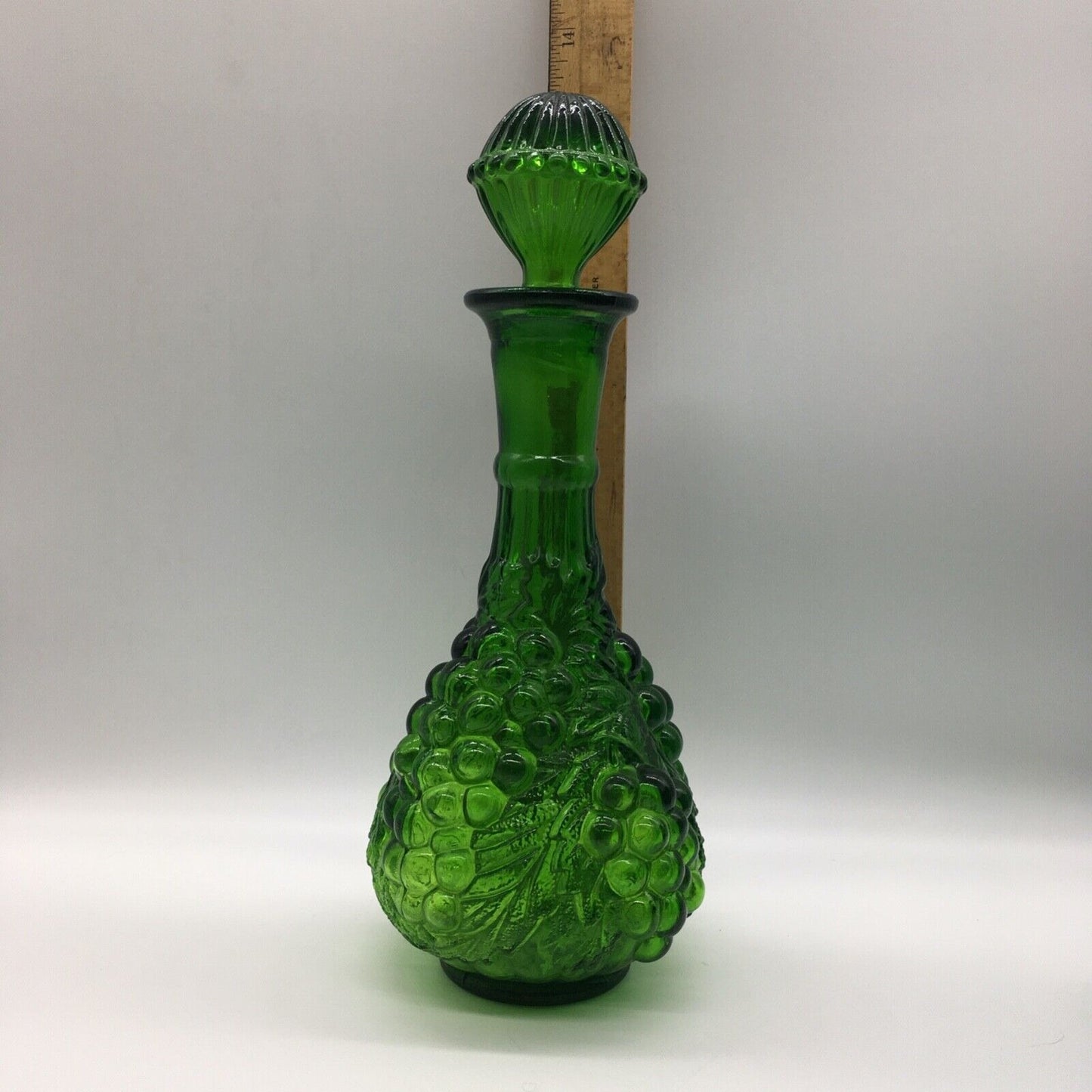 Imperial Emerald Green Glass Grapes Decanter Vintage Dimensional Design Stopper