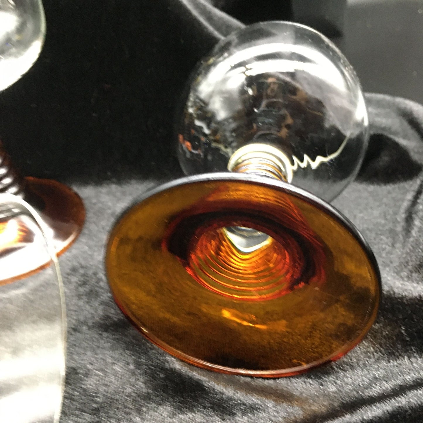 Bee Hive Stemmed Wine Glasses, Mid Century Modern Barware, Set of 6 Wine Glasses, Honey Amber Stemware, Dinner Party Drink Glass, Entertain