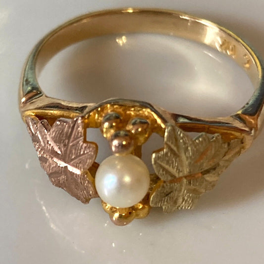 Vintage Black Hills Gold Ring 10K Size 8.5 Leaves & Natural White Pearl USA Made