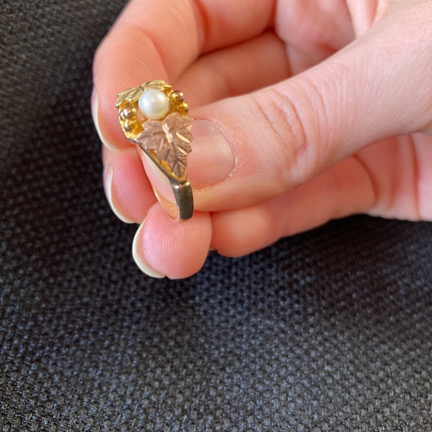 Vintage Black Hills Gold Ring 10K Size 8.5 Leaves & Natural White Pearl USA Made