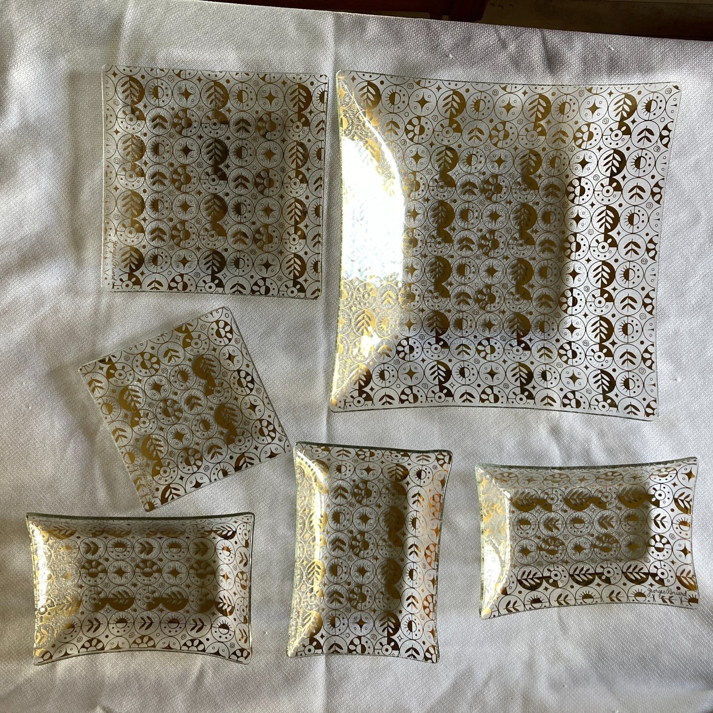 Georges Briard Tray Set 6 Mid Century Modern Circles Textured Glass Gold Pattern