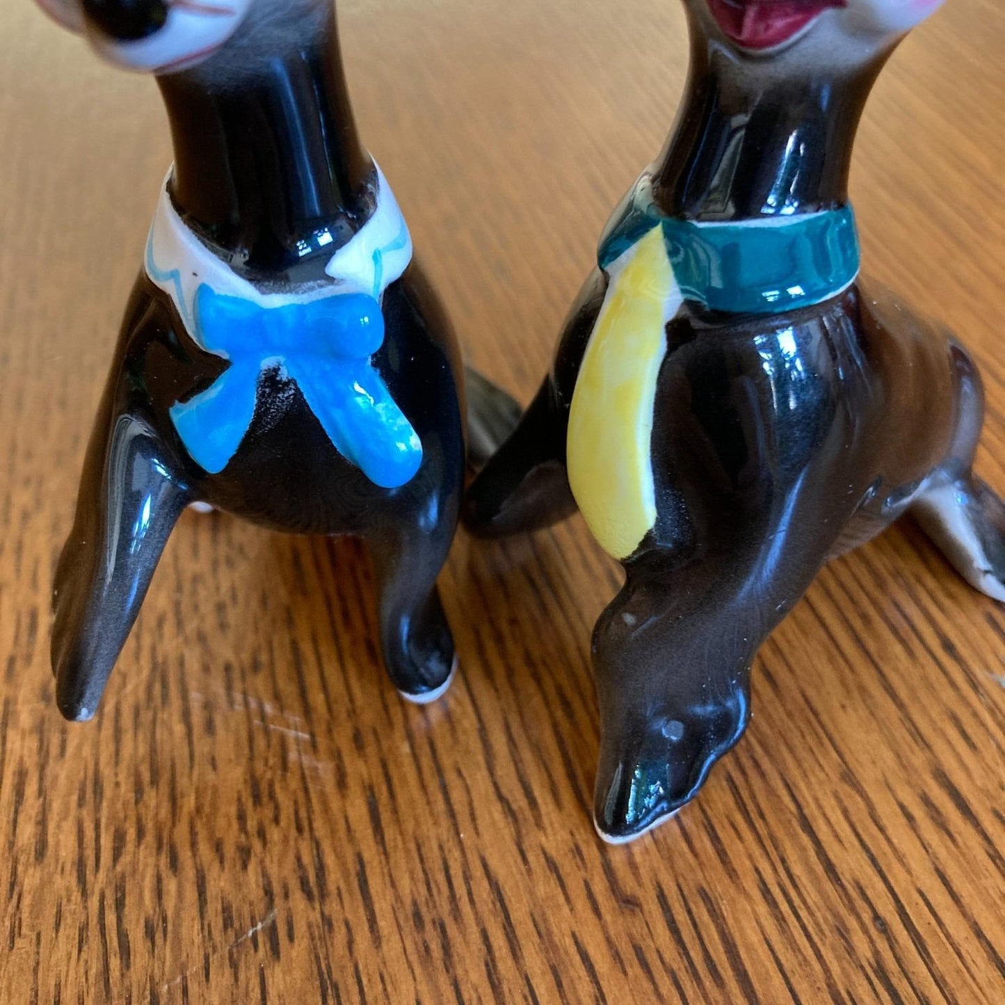 Rare Norcrest Anthropomorphic Sea Lion Salt Pepper Shakers Bonnet Seals H487 VTG