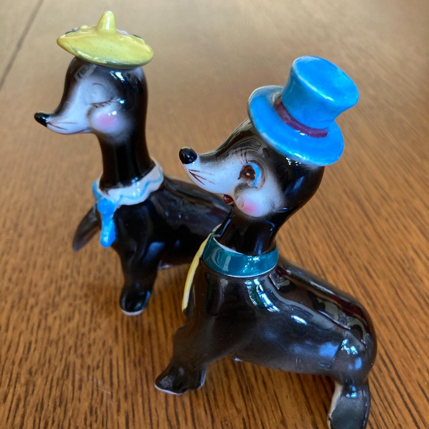 Rare Norcrest Anthropomorphic Sea Lion Salt Pepper Shakers Bonnet Seals H487 VTG