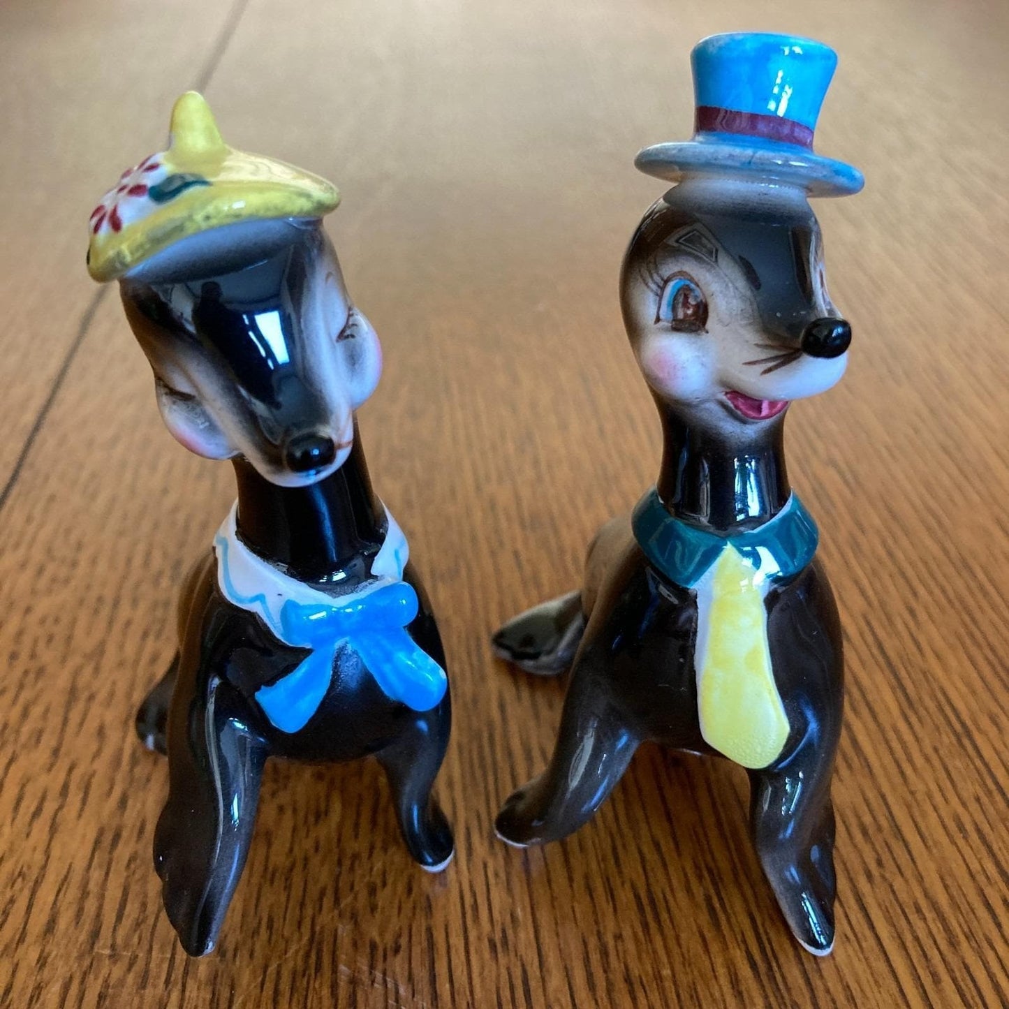 Rare Norcrest Anthropomorphic Sea Lion Salt Pepper Shakers Bonnet Seals H487 VTG