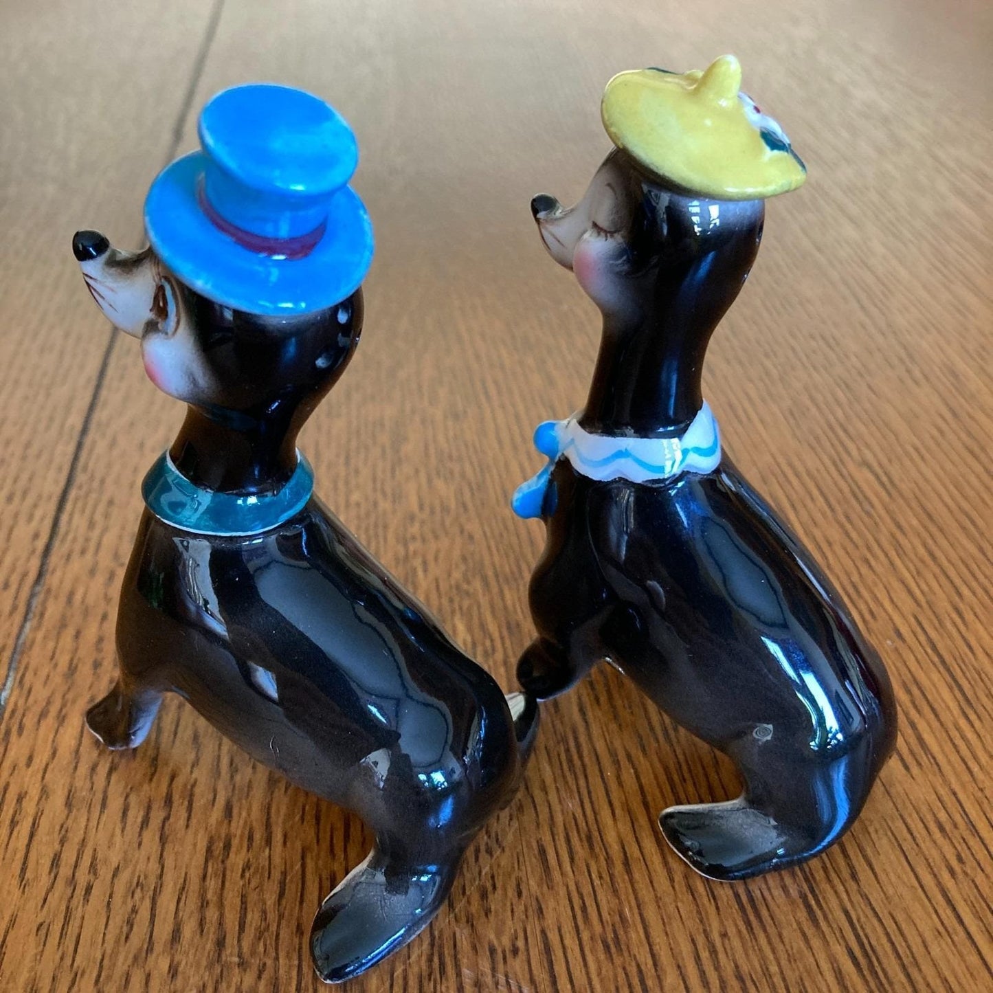 Rare Norcrest Anthropomorphic Sea Lion Salt Pepper Shakers Bonnet Seals H487 VTG