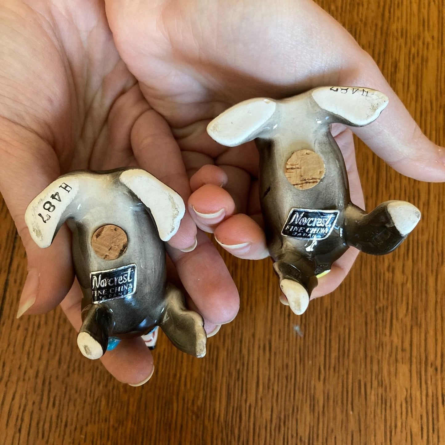 Rare Norcrest Anthropomorphic Sea Lion Salt Pepper Shakers Bonnet Seals H487 VTG