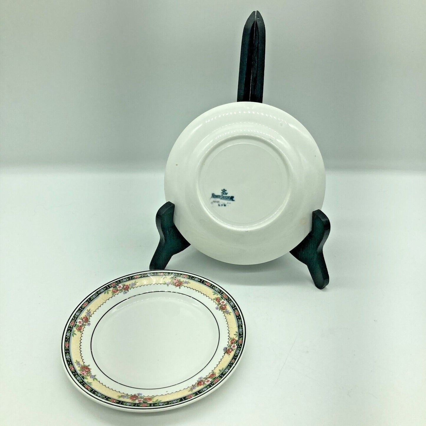 Homer Laughlin L5N USA Two Teacup Settings Bread Dessert Saucer Cup Kwaker Flora