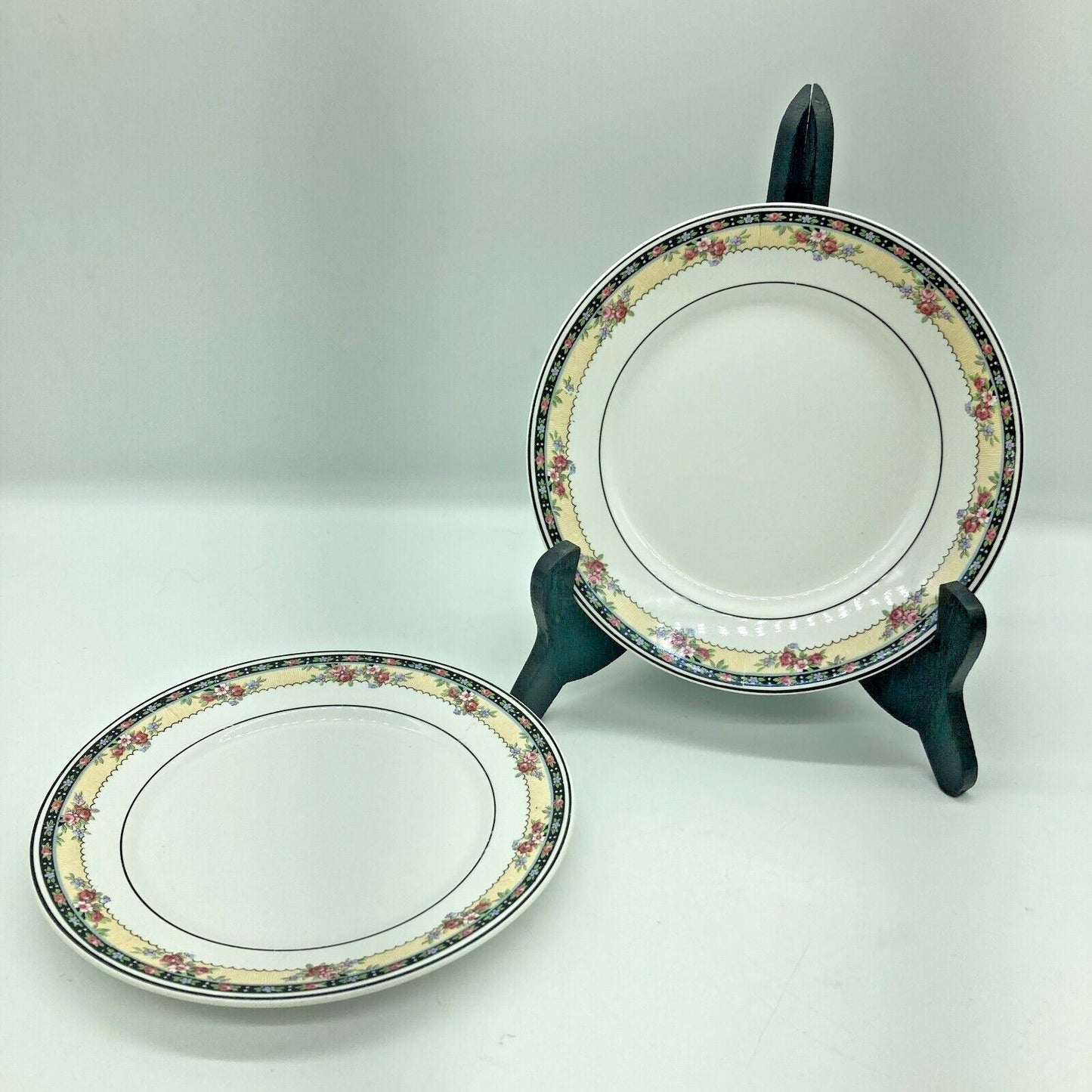 Homer Laughlin L5N USA Two Teacup Settings Bread Dessert Saucer Cup Kwaker Flora