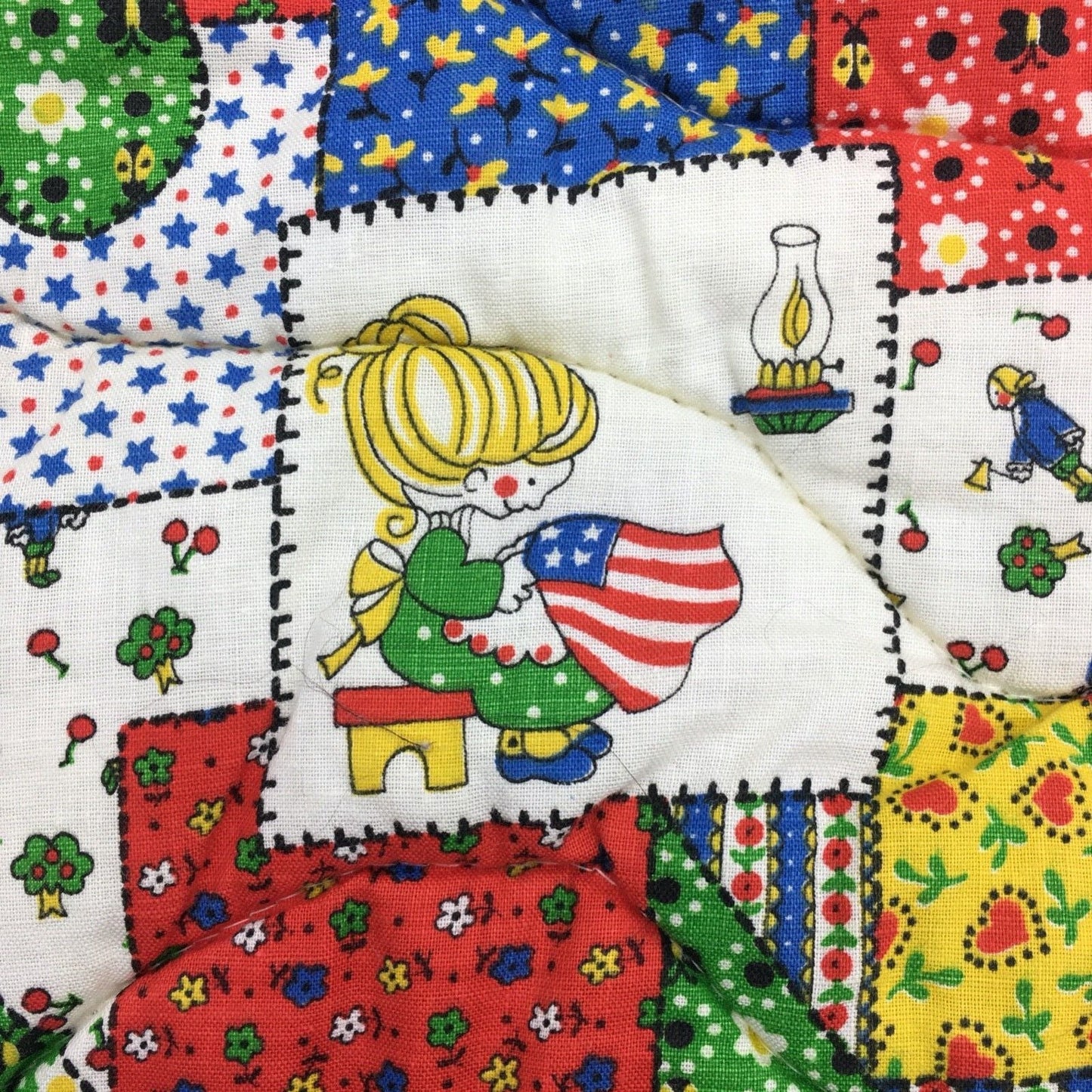 Marshall Field & Company For the Very Young Child's Quilt Betsy Ross Patriotic 43"x35" 1970s
