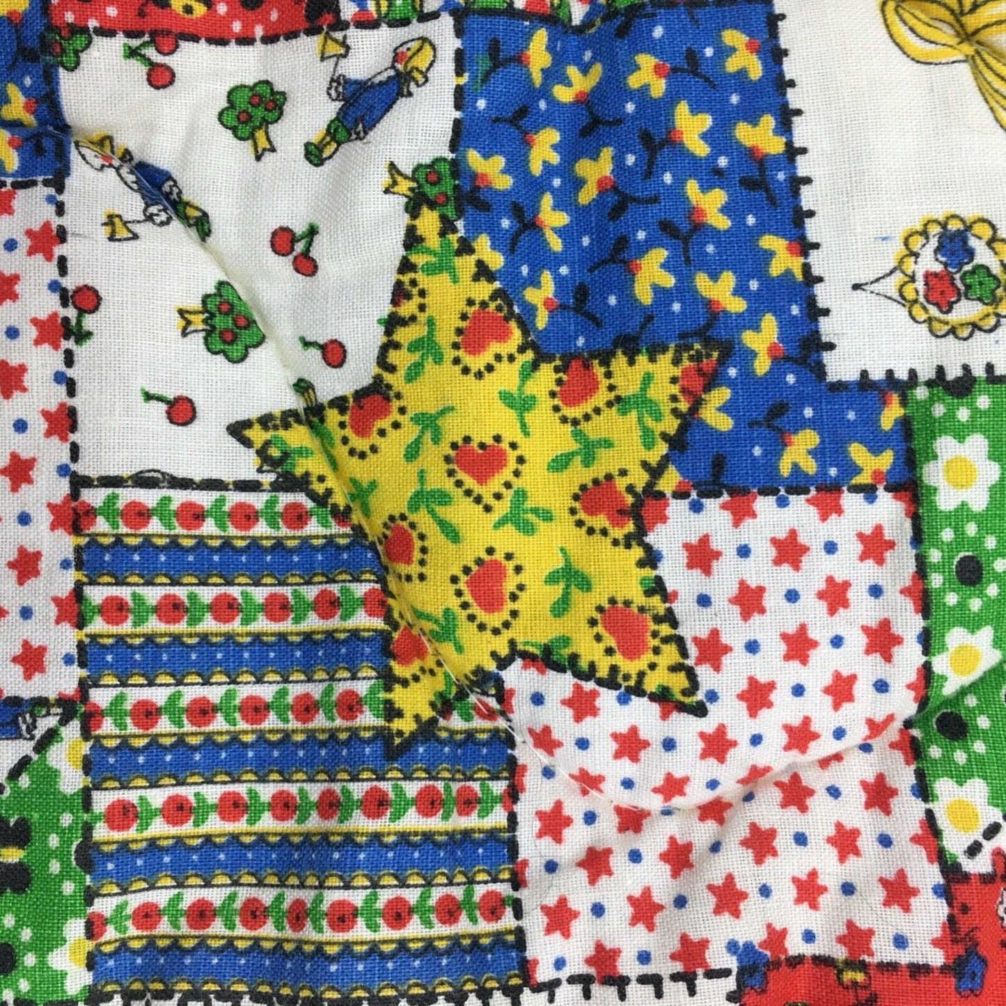 Marshall Field & Company For the Very Young Child's Quilt Betsy Ross Patriotic 43"x35" 1970s