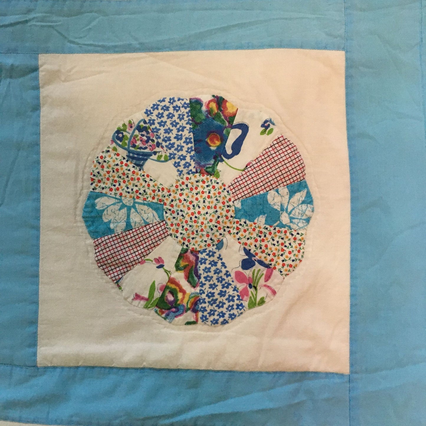 Vintage Hand-Sewn Hearts & Dresden Plate Quilt 59"x80" Blue White Floral Collector Piece