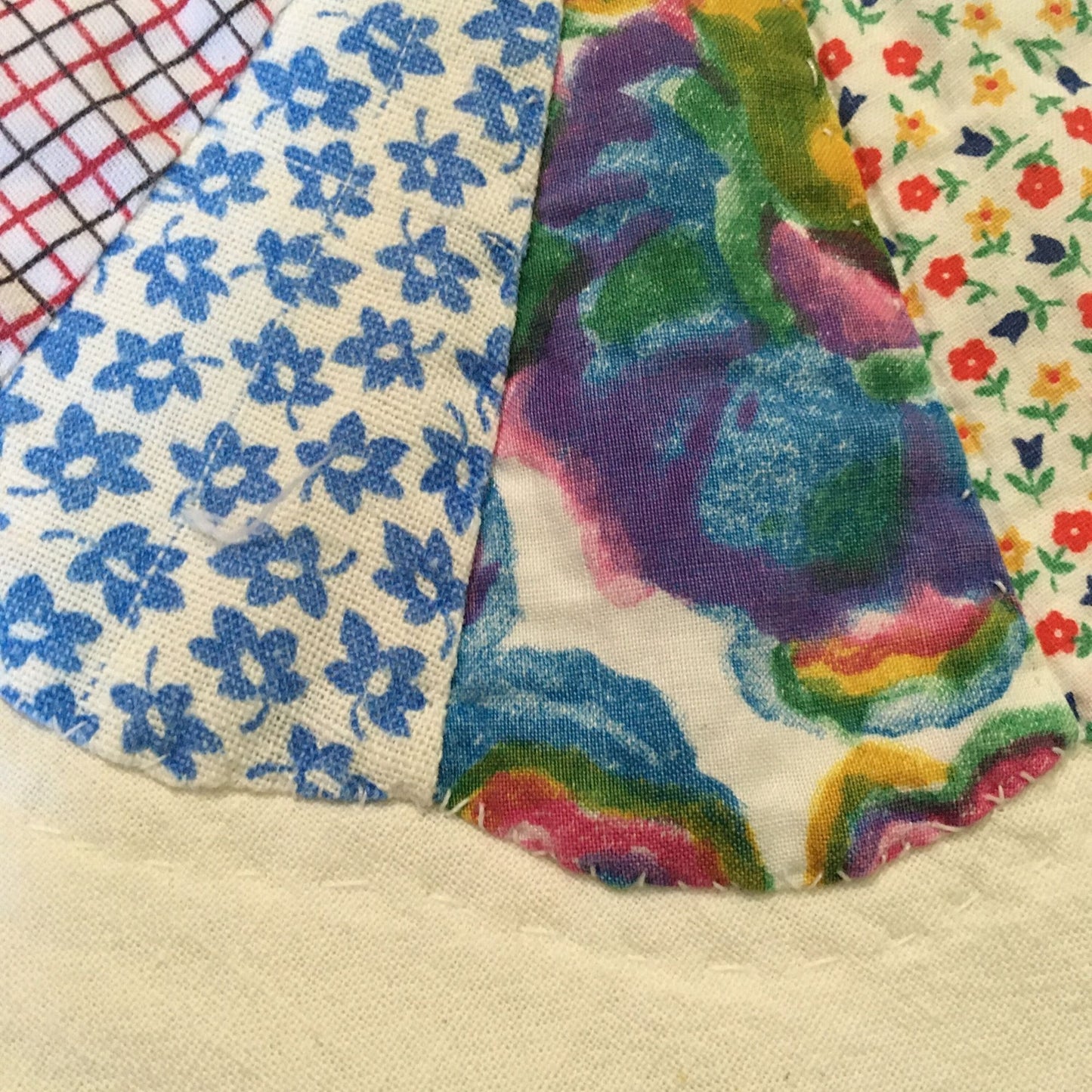 Vintage Hand-Sewn Hearts & Dresden Plate Quilt 59"x80" Blue White Floral Collector Piece