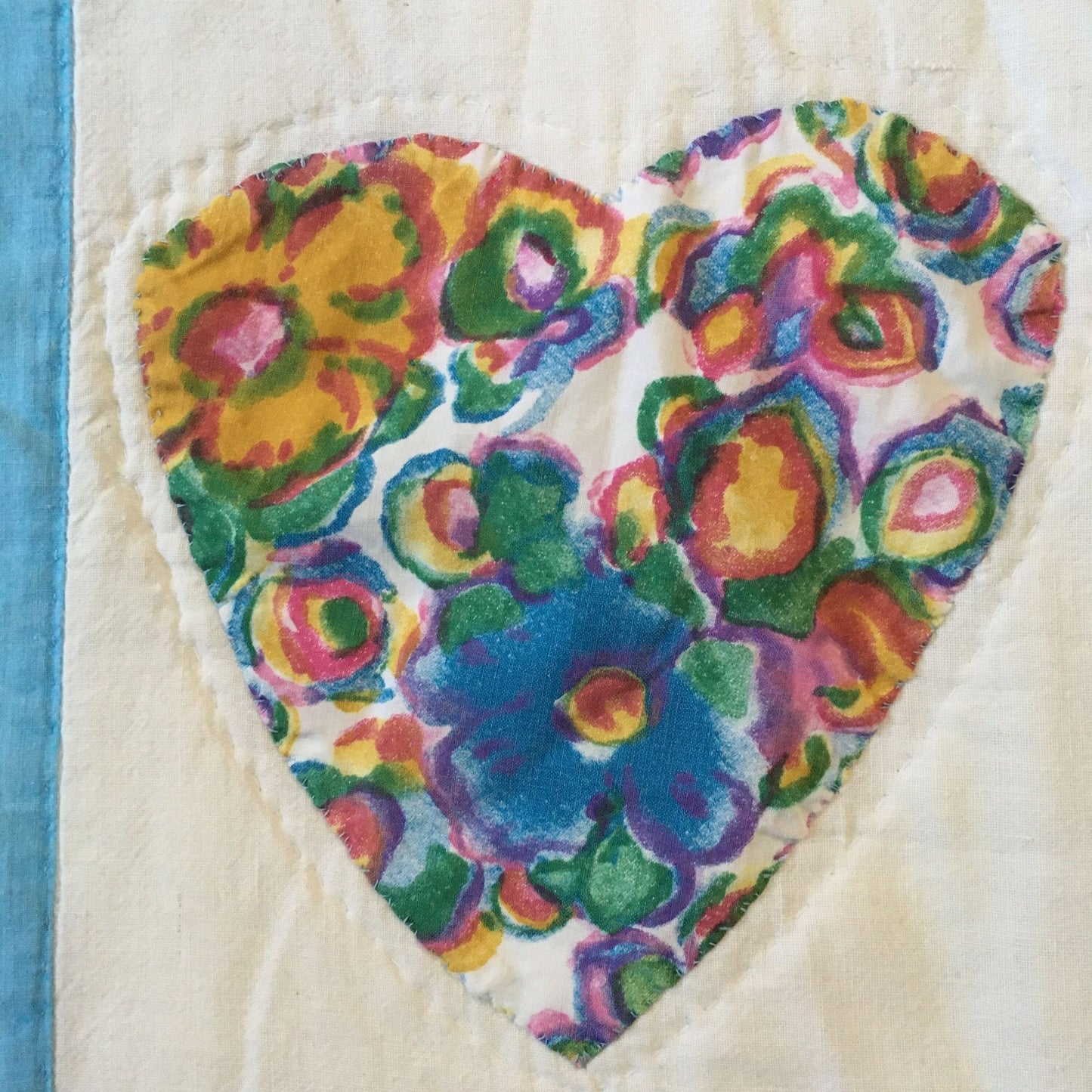 Vintage Hand-Sewn Hearts & Dresden Plate Quilt 59"x80" Blue White Floral Collector Piece