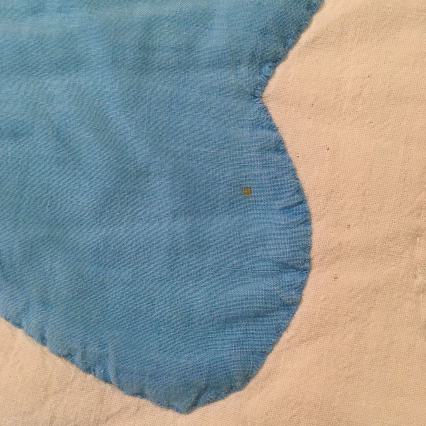Vintage Hand-Sewn Hearts & Dresden Plate Quilt 59"x80" Blue White Floral Collector Piece