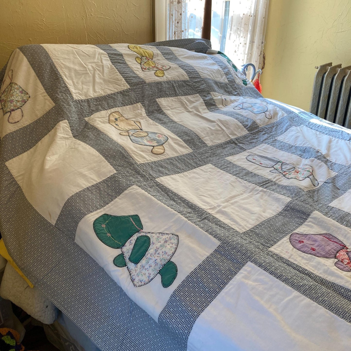 Sun Bonnet Sue 86"L x 77"w Quilt