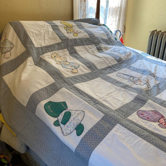 Sun Bonnet Sue 86"L x 77"w Quilt