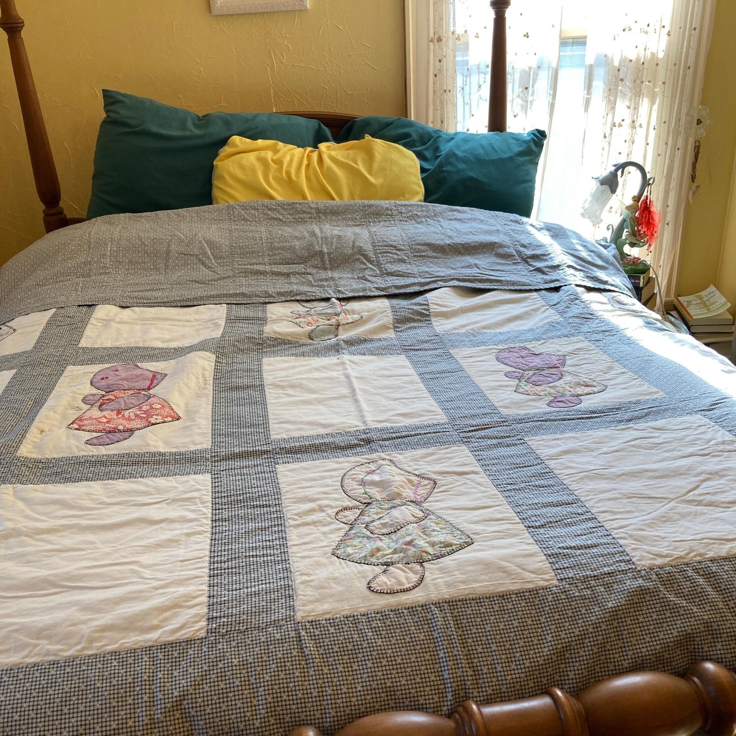 Sun Bonnet Sue 86"L x 77"w Quilt