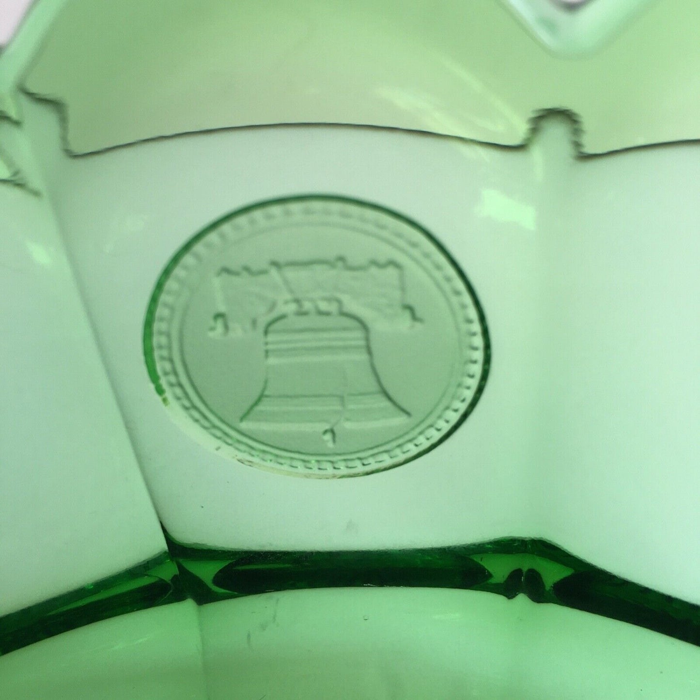 Fostoria Emerald Green Coin Pattern 7" Bowl Liberty Bell 1887 Patriot Profile 1960s USA